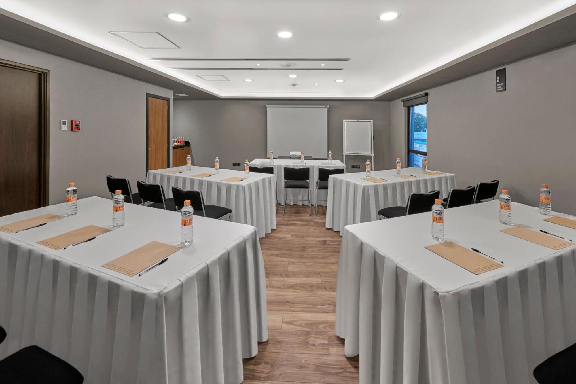 City Express By Marriott Monterrey Lindavista Guadalupe  Bagian luar foto