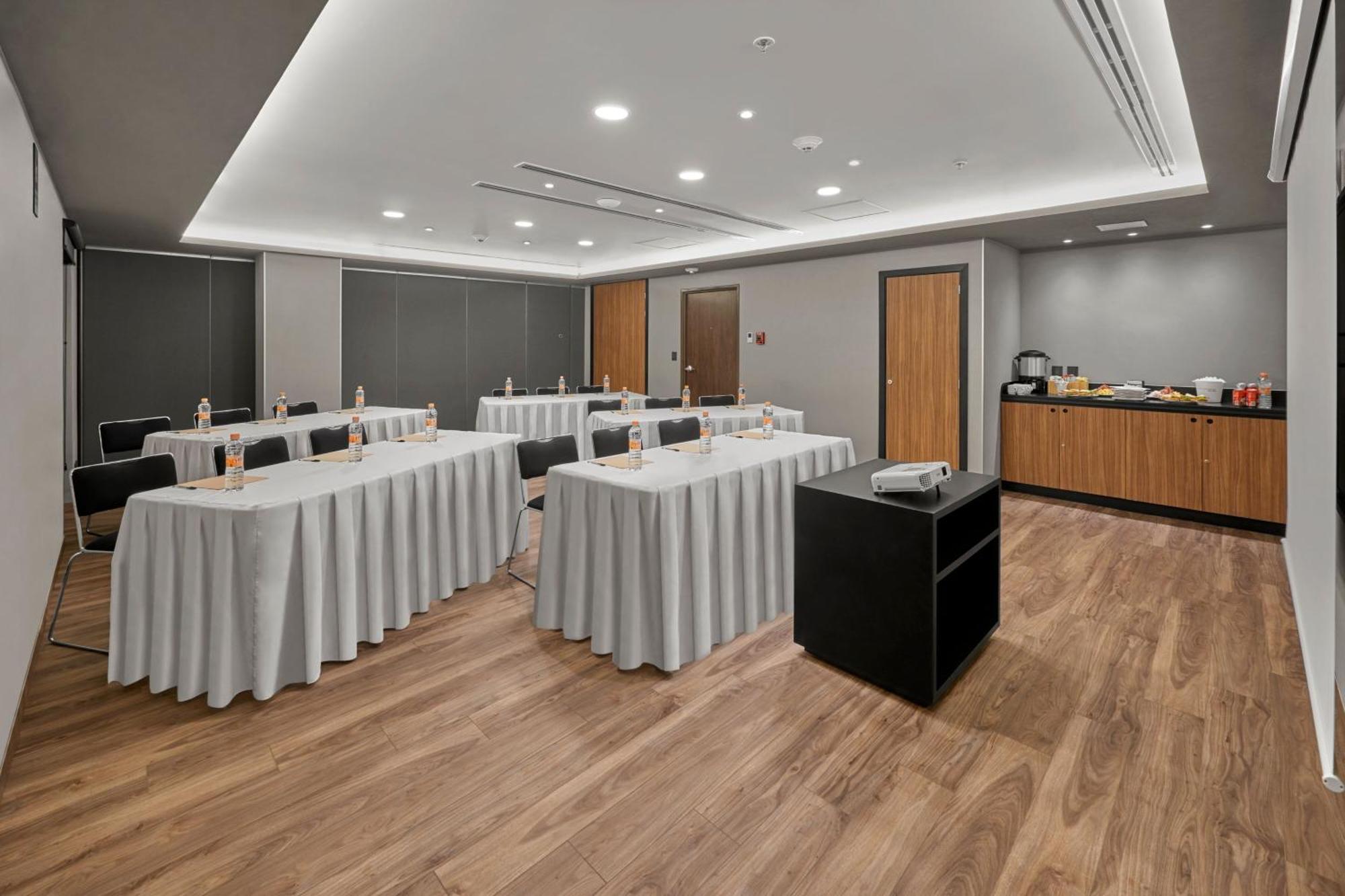 City Express By Marriott Monterrey Lindavista Guadalupe  Bagian luar foto