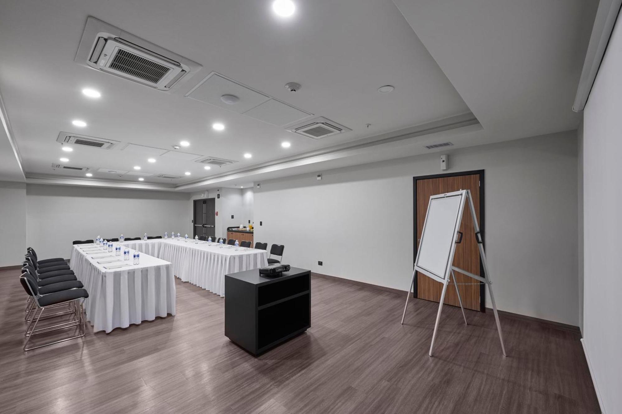 City Express By Marriott Monterrey Lindavista Guadalupe  Bagian luar foto