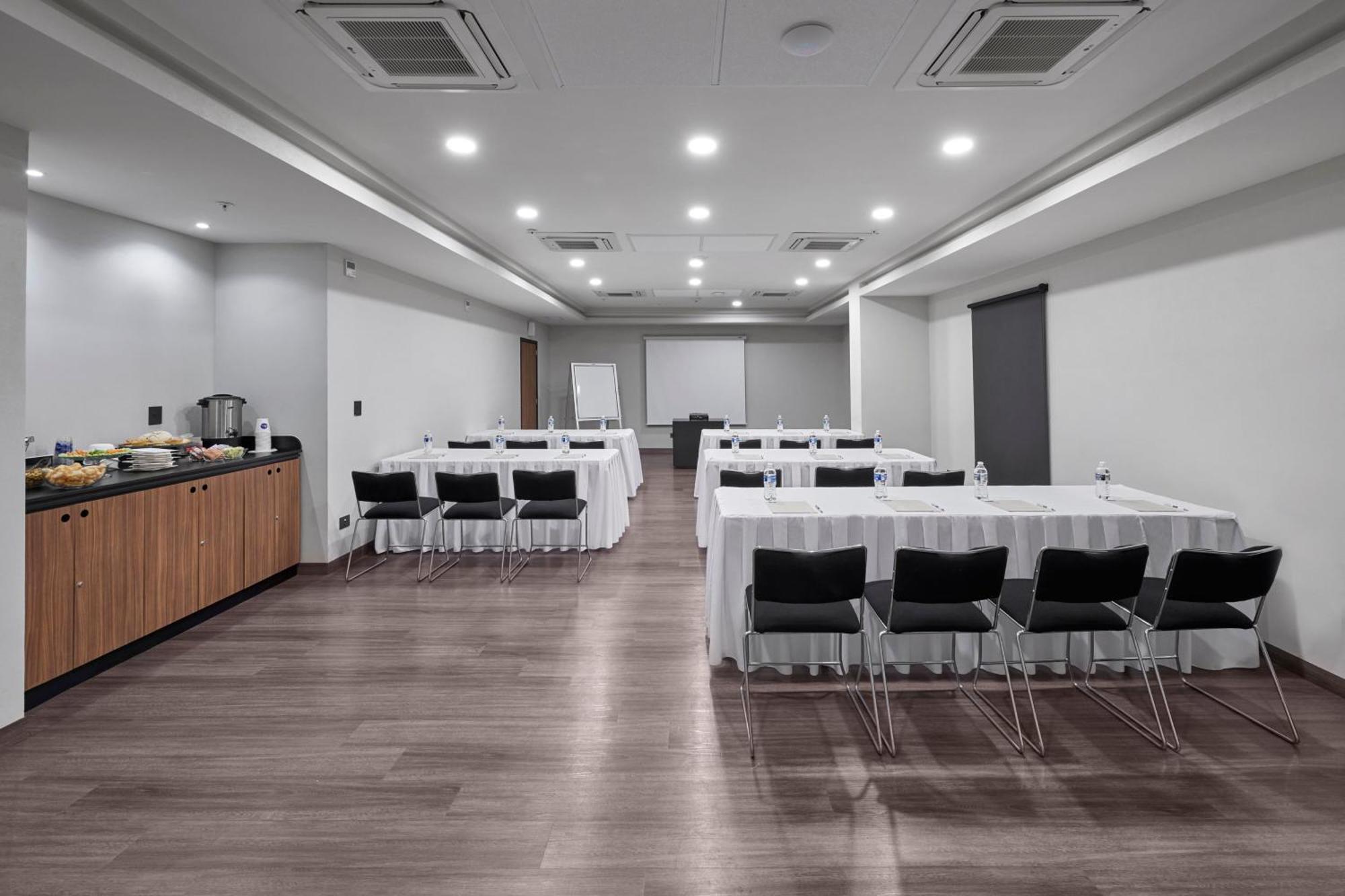 City Express By Marriott Monterrey Lindavista Guadalupe  Bagian luar foto