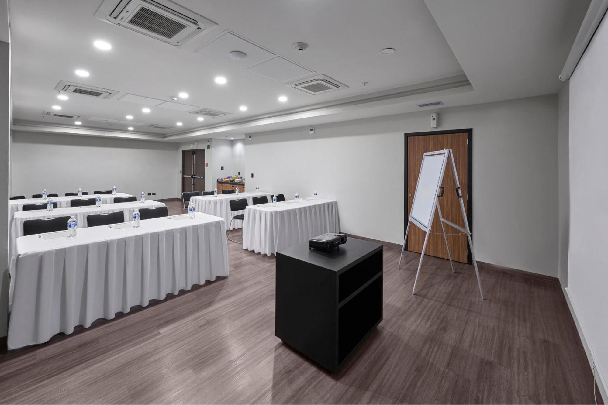 City Express By Marriott Monterrey Lindavista Guadalupe  Bagian luar foto